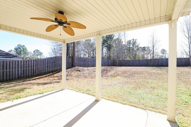 Building Photo - 4 Bedroom 2.5 Bath in Grovetown!