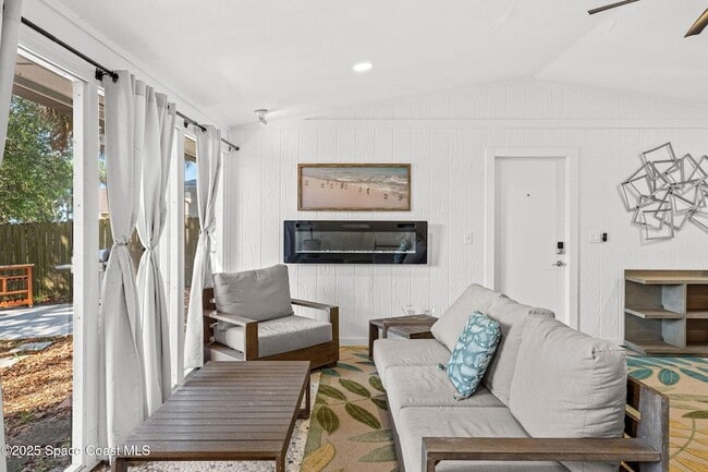 Building Photo - 1428 Rose Ct