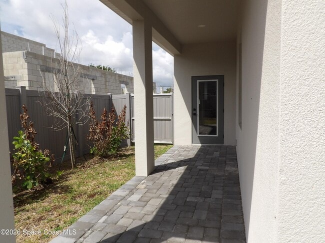 Building Photo - 2285 Highland Ave