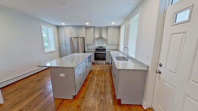 Building Photo - Single Family Farm House