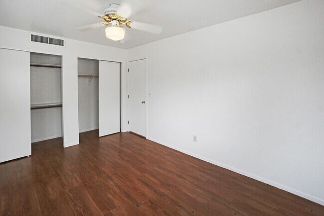 Building Photo - Pending/ Rented - Stylish & Bright 3-Bed Oasis with Desert Backyard – Sunset Point II Luxury Living