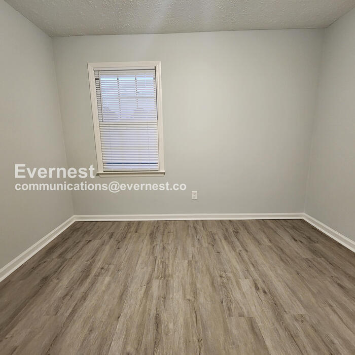 Building Photo - 680 Honey Creek Rd SE