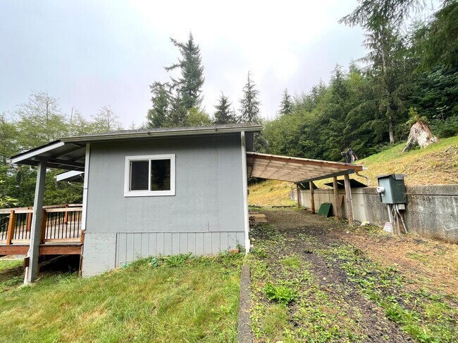 Building Photo - 60 W Puyallup Dr