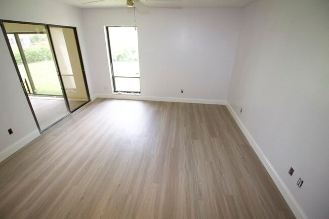 Building Photo - 3797 Park Lane Villas Rd