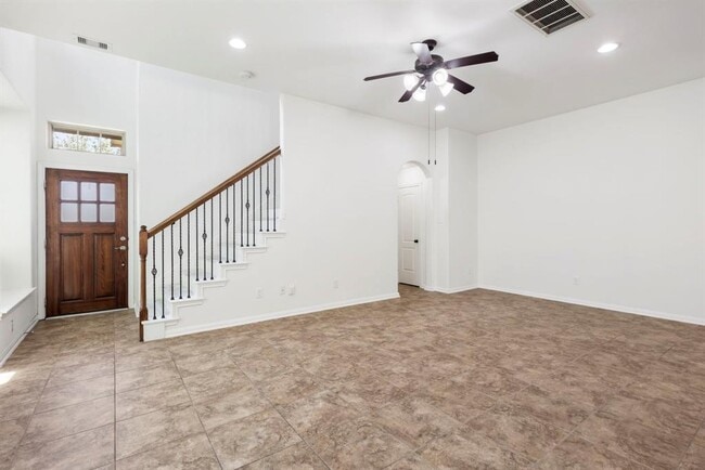 Building Photo - 14 Cheswood Manor Drive