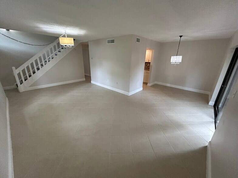 Building Photo - 11487 SW 109th Rd