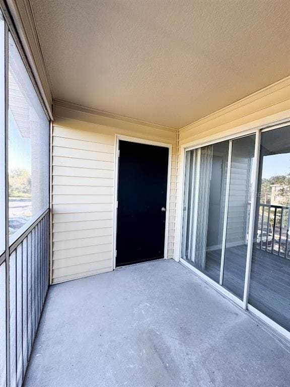 Building Photo - 1919 Summer Club Dr