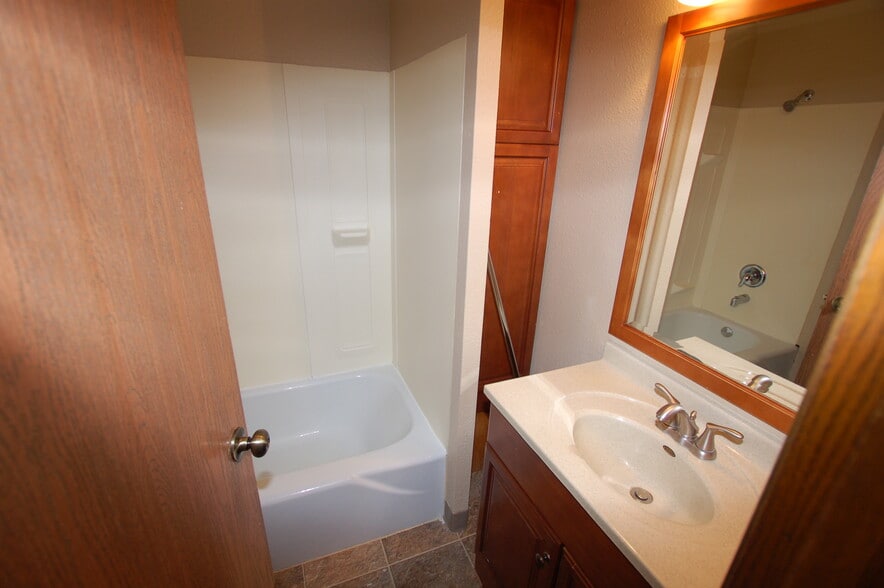 Building Photo - 3028 18th St S