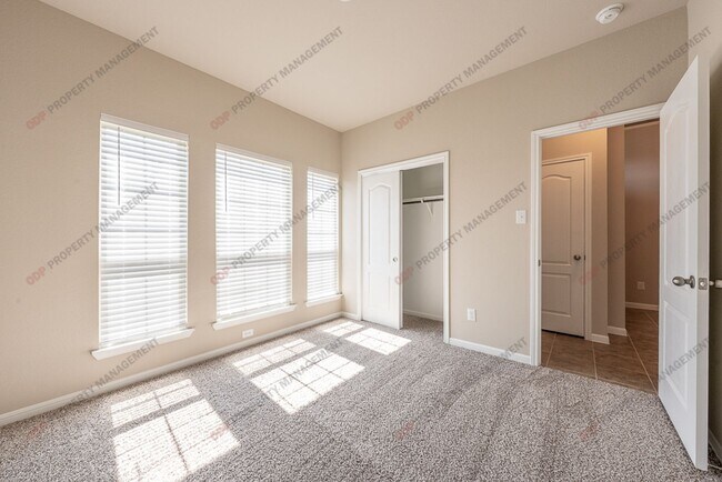 Building Photo - 10206 Eaglefire Dr