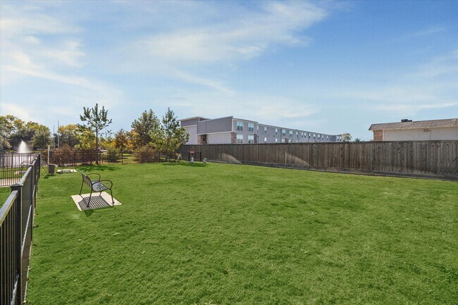 Building Photo - 6804 Westview Dr