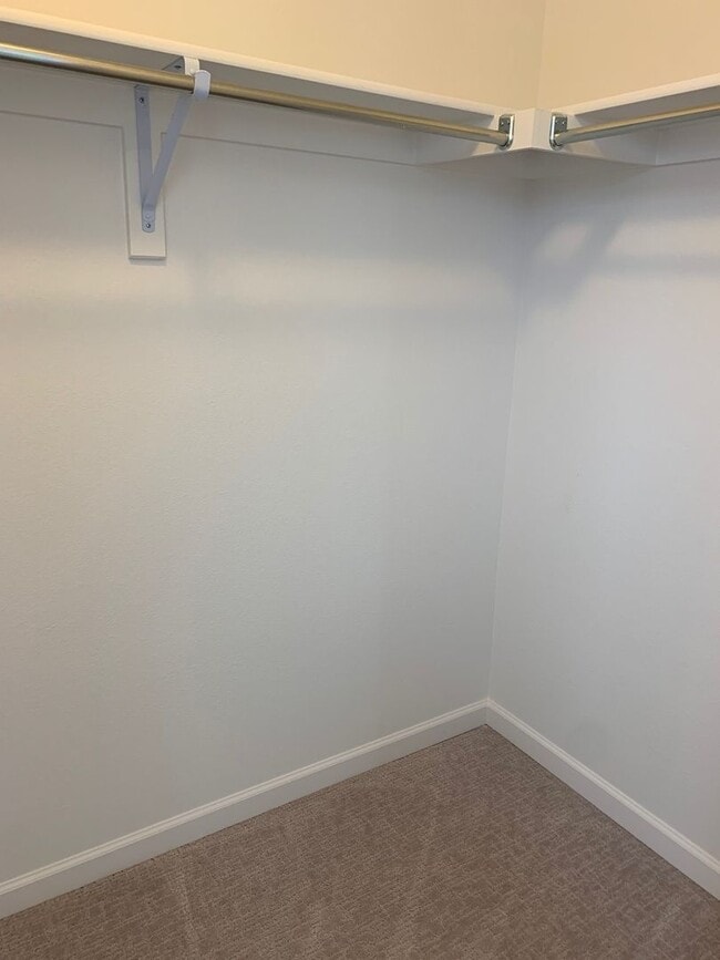 Building Photo - Beautiful Townhome In Monument With Two Ma...