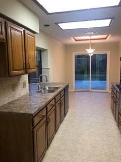 Building Photo - 445 Cozby Ave