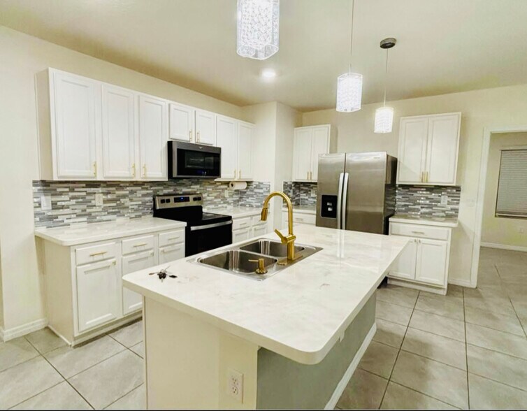 Building Photo - 1763 Post Oak Dr
