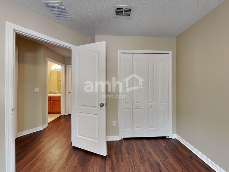 Building Photo - 1720 Portcastle Cir