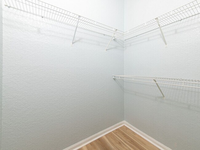 Building Photo - Palm Springs Boulevard 5125 Unit #2206
