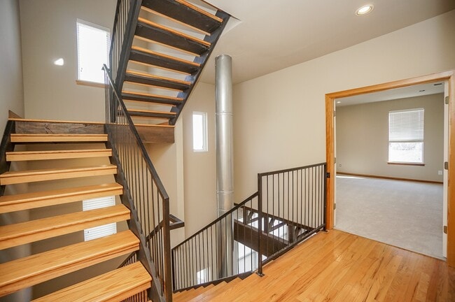 Building Photo - 228 Willard St