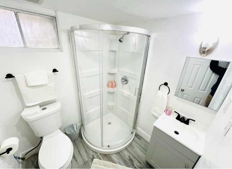 Building Photo - 6110 Lee St