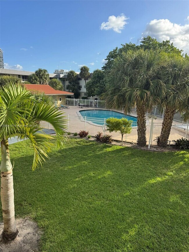 Building Photo - 270 Layne Blvd