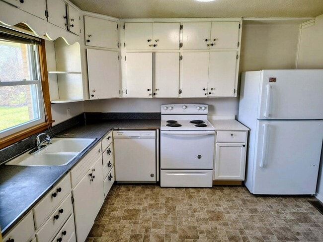 Building Photo - 309 W Leslie Ln