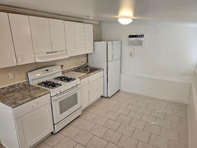 Building Photo - 103 32nd St NW