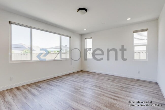 Building Photo - 2771 Rio Grande Dr