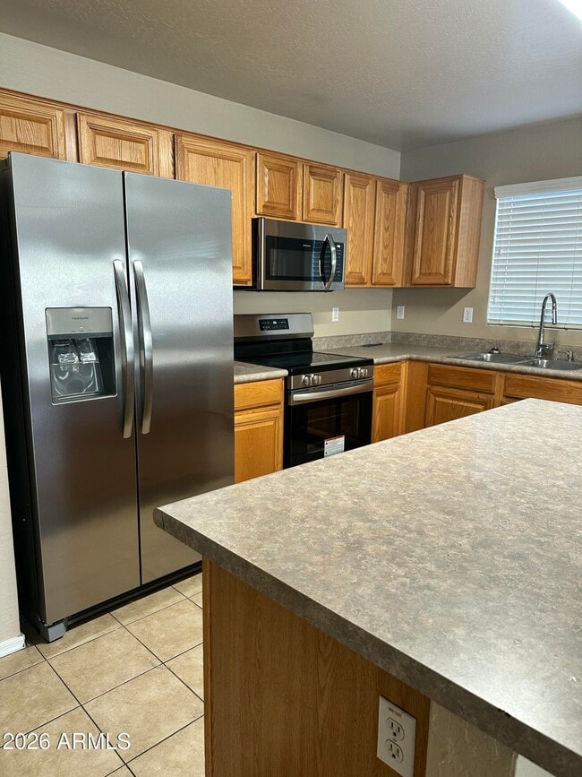 Building Photo - 10520 W Magnolia St