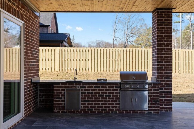 Building Photo - 407 Buford