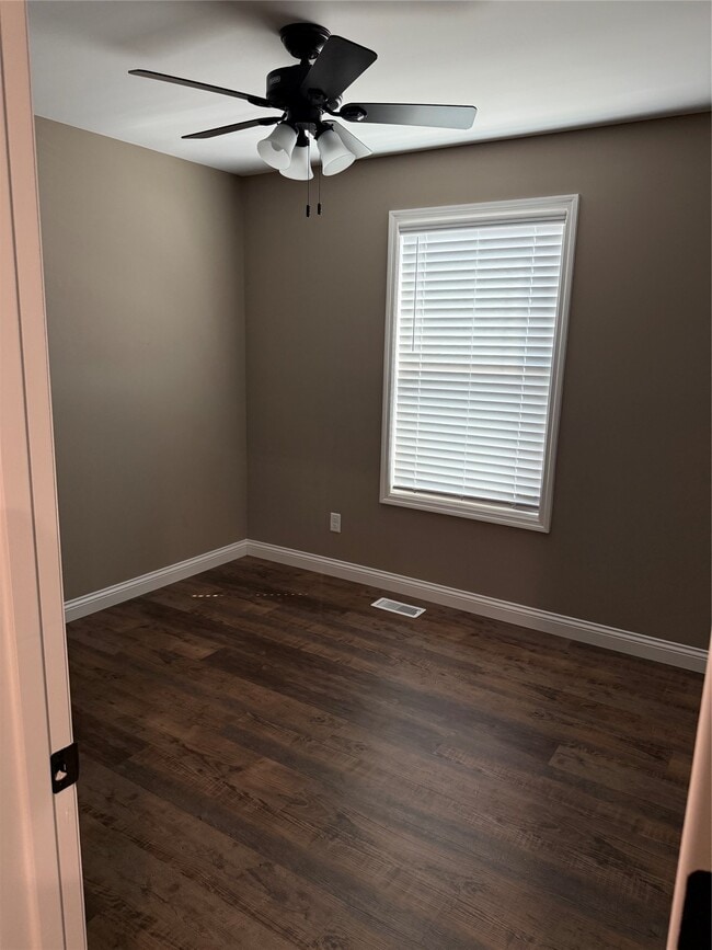 Building Photo - 1135 Baseball Dr