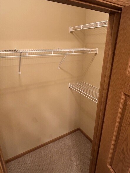 Single Car Garage - 1529 Williamsburg Pl