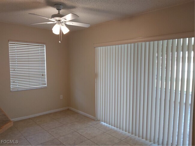 Building Photo - 3817 SE 11th Ave