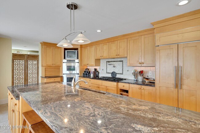 Building Photo - 323 Cove Dr