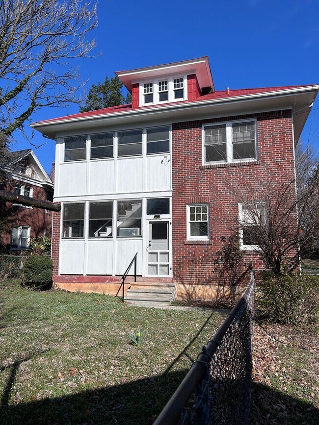 Building Photo - 2 Blocks from Grandin Village - Immaculate...
