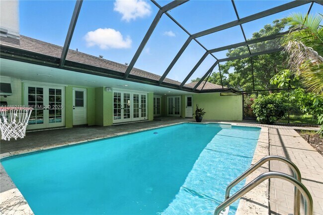 Building Photo - 17900 SW 77th Ave