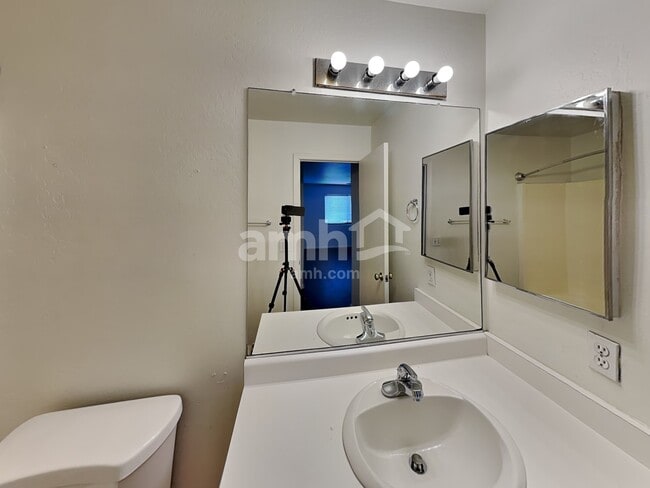 Building Photo - 15030 N 150th Ln