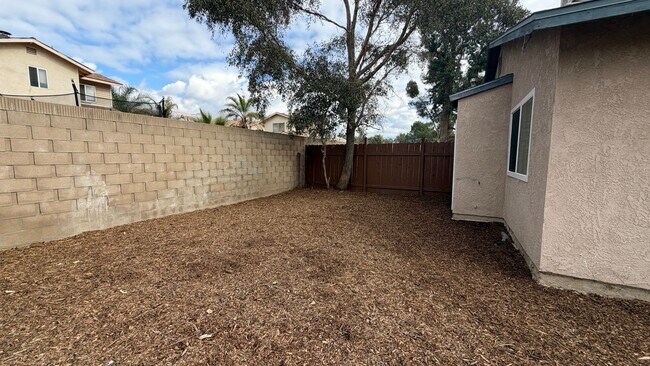 Building Photo - MeadSt221-223