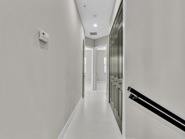 Building Photo - 2751 Ravella Way