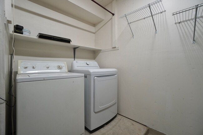 Building Photo - 14009 Conner Downs Dr