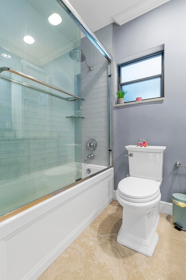 Building Photo - 11397 Pond View Dr