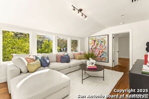 Building Photo - 417 E Hildebrand Ave