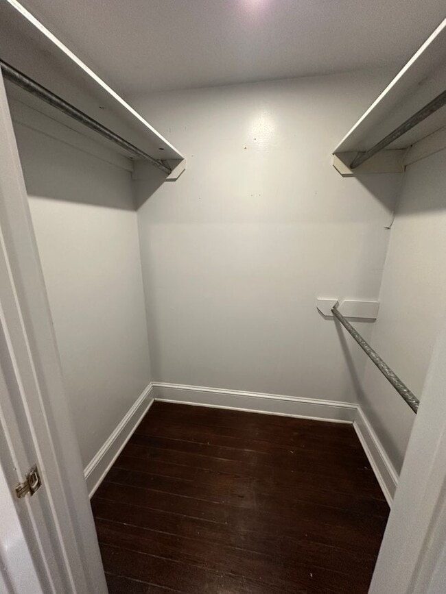 Building Photo - 3 BED | 2.5 BATH | OFF STREET PARKING | PRIVATE BACKYARD | HISTORIC DISTRICT