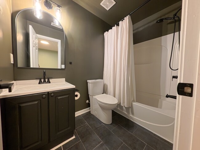 Building Photo - 1133 Liberty Pkwy NW