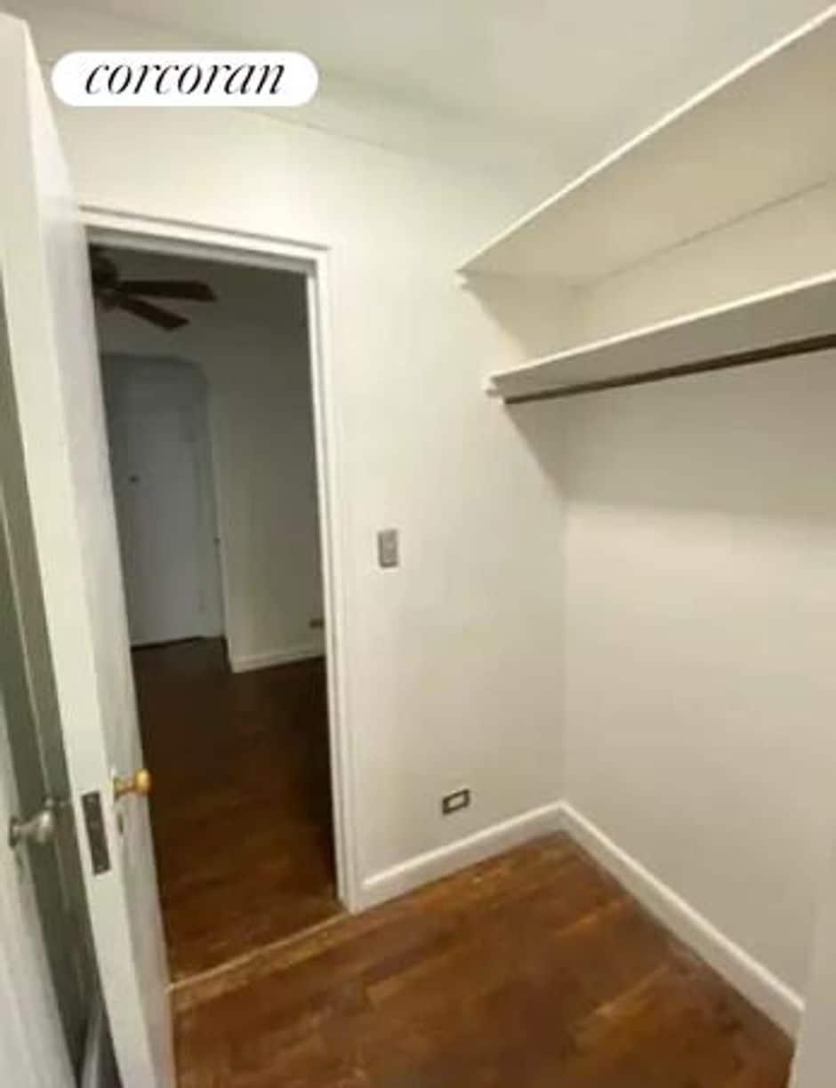 Building Photo - 305 W 52nd St
