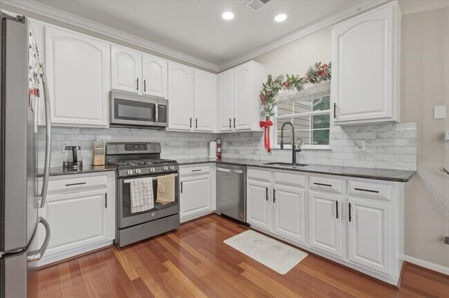 Building Photo - 20502 Morningside Terrace