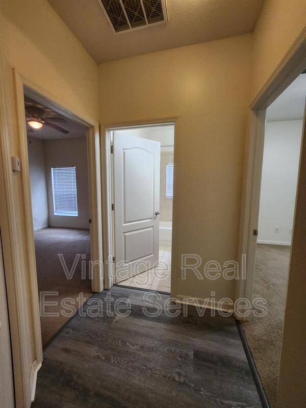 Building Photo - 9344 Mandrake Ct