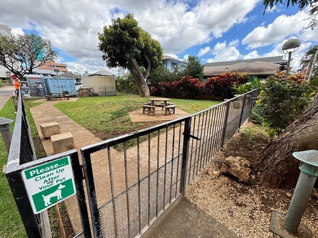 Building Photo - 8th Floor Golf Course View 2 Bed 2 Bath 1 ...