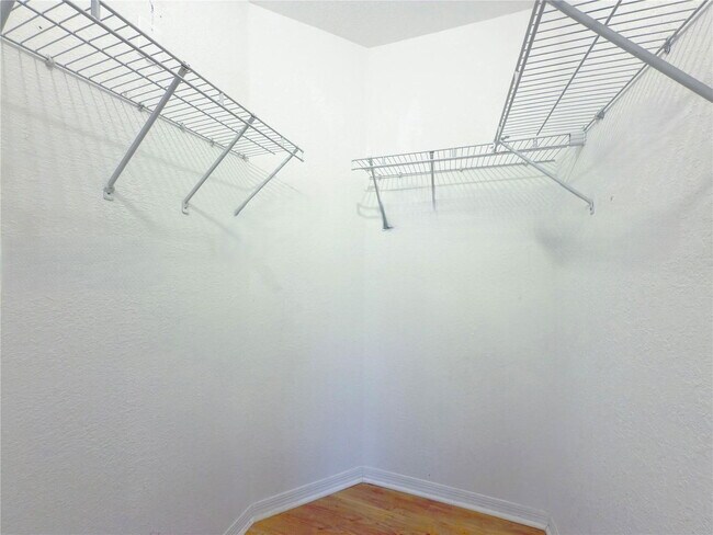 Building Photo - 8915 SW 18th St