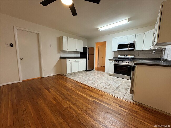 Building Photo - 100 Dowd St