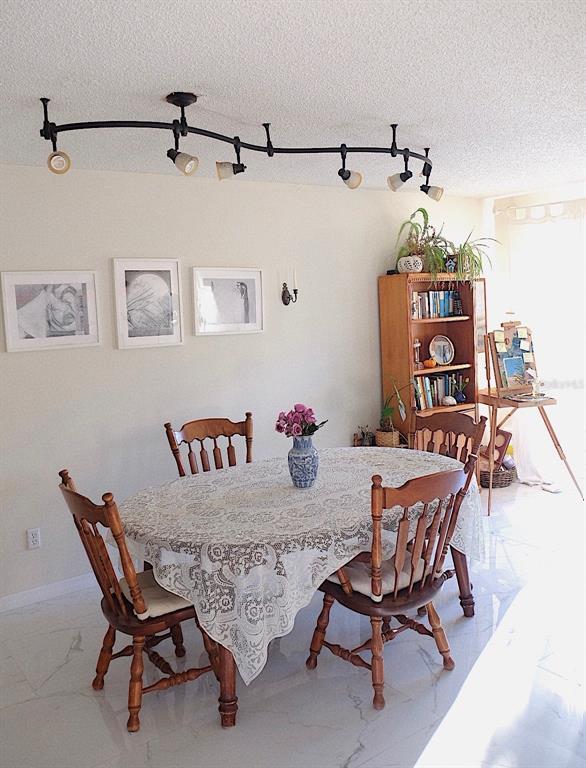 Building Photo - 10659 Windsor Ct