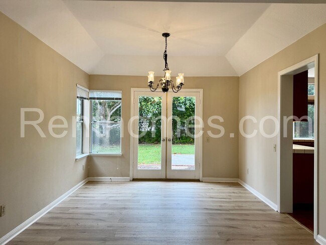 Building Photo - 12613 Crest Knolls Ct