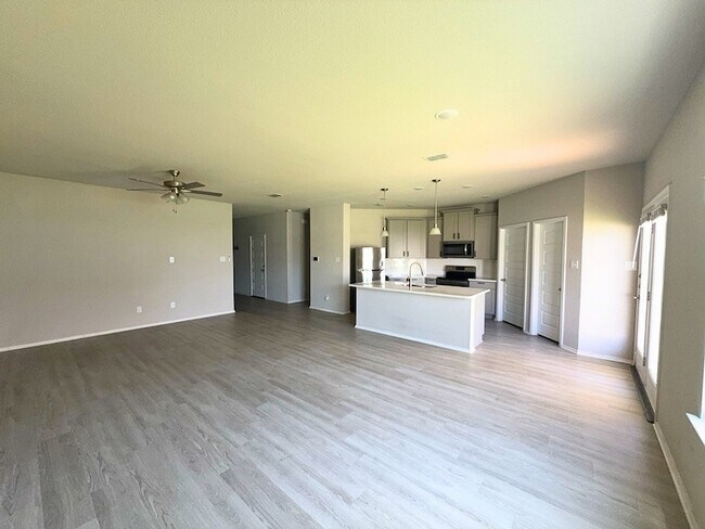 Building Photo - 8978 Fair Oaks Dr